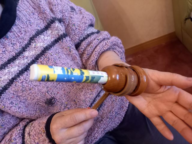手にお灸