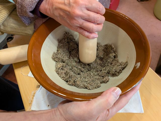 モグサ作り体験