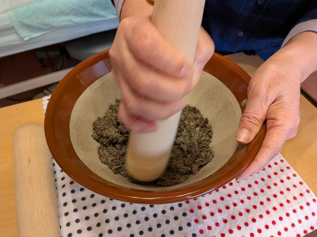 モグサ作り体験